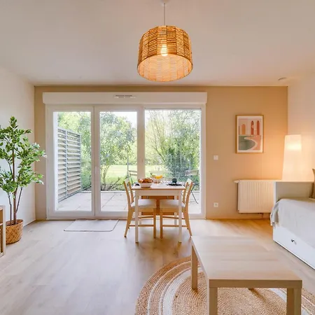 Central, Proximite Immediate Aeroport